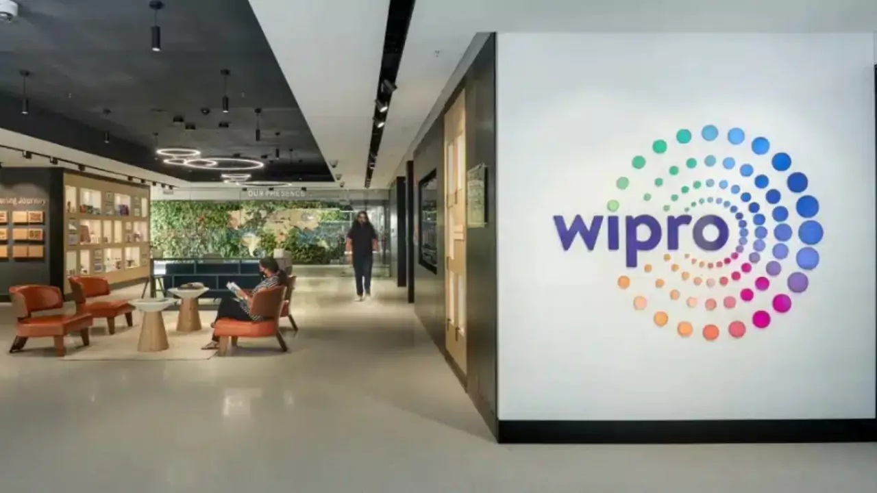 Wipro बंपर भर्तियां…अगले वित्त वर्ष में 10,000-12,000 छात्रों को कंपनी दे सकती नए जॉब ऑफर्स, पेंडिंग ऑफर्स किए क्लियर!