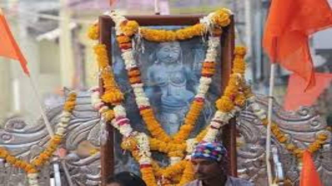 धार के भोजशाला में धूमधाम से मनाया जा रहा बसंत उत्सव, 4 दिन के इस आयोजन में सुरक्षा के कड़े इंतजाम