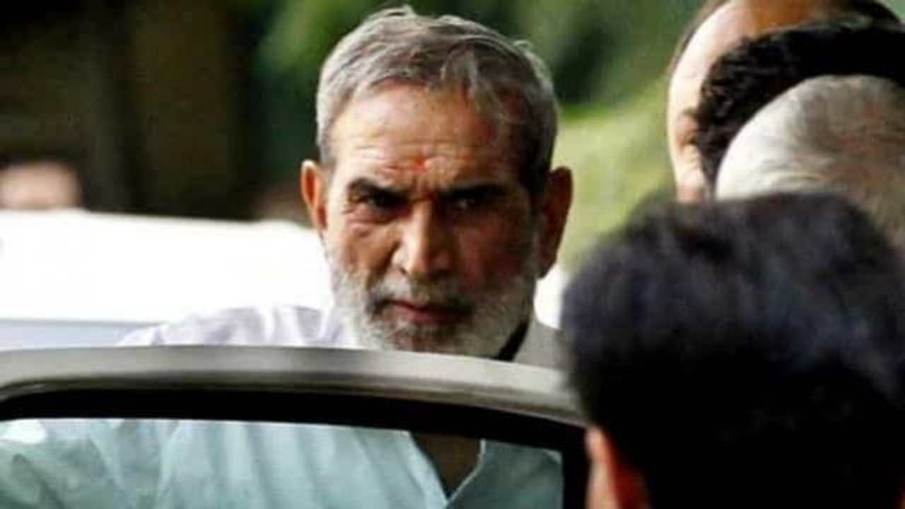 Sajjan Kumar को आजीवन कारावास, कोर्ट के फैसले से पीड़ित महिलाएं नाखुश, फांसी देने की मांग