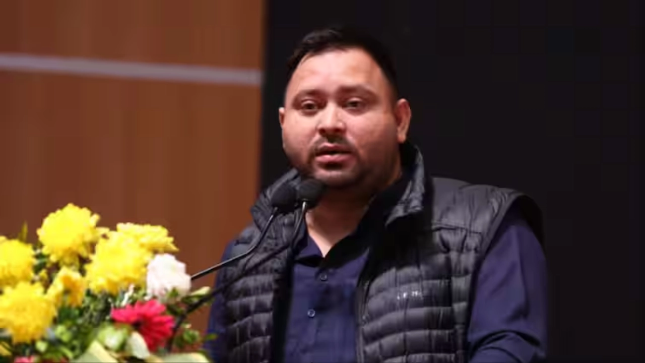 Tejaswi Yadav: ‘पिताजी बीमार रहने लगे हैं’, राजनीतिक एंट्री से पहले ही नीतीश कुमार के बेटे पर लगा दिए बड़े आरोप, दागे कड़वे सवाल