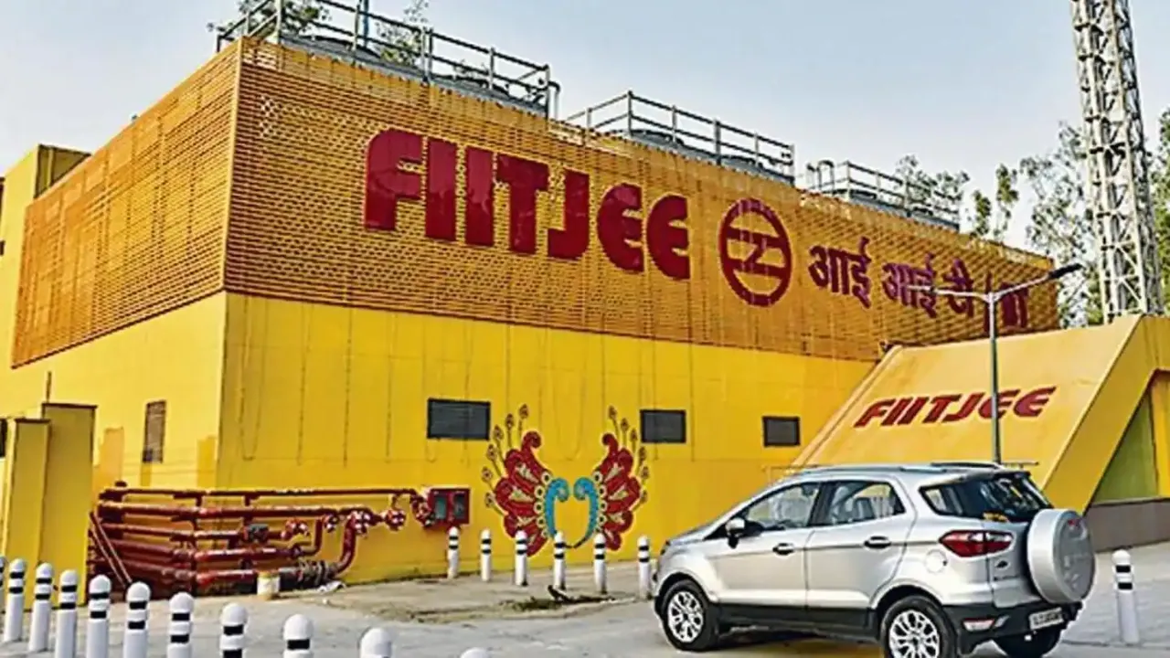 FIITJEE पर बड़ा ऐक्शन! HDFC से लेकर Axis-ICICI में खुले करोड़ों के खाते सीज, शिक्षकों ने दिया इस्तीफा