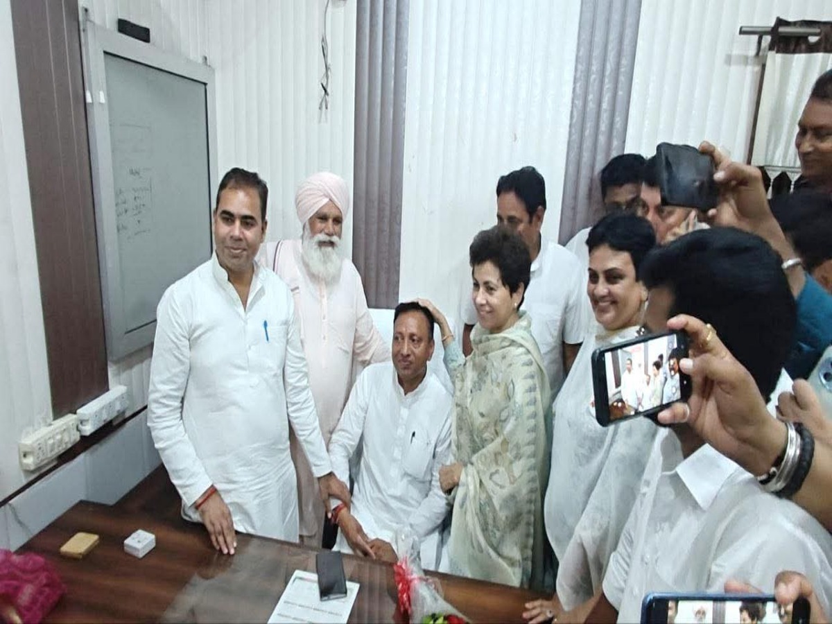 नगर पालिका कालांवाली में नवनिर्वाचित प्रधान और पार्षदों को दिलाई शपथ, सांसद सैलजा भी रही मौजूद, बोलीं-मिलजुल कर किया जाएगा कालांवाली शहर का विकास