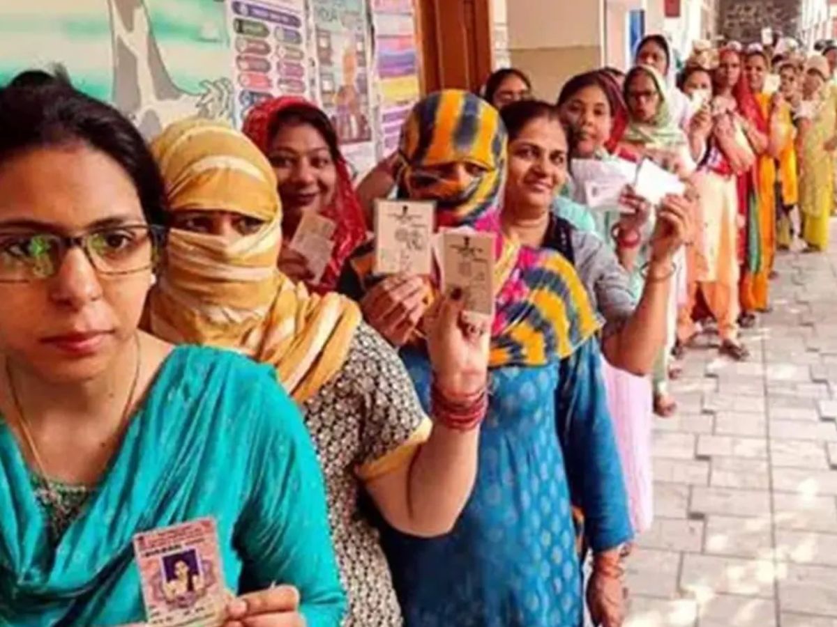 Bihar Chunav 2025: महिलाओं की भागीदारी और नीतीश की नीतियों से बदला चुनावी समीकरण - Gallery Image