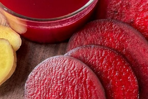 डार्क लिप्स का इलाज – इन असरदार मास्क से लौटे होंठों का नैचुरल रंग!