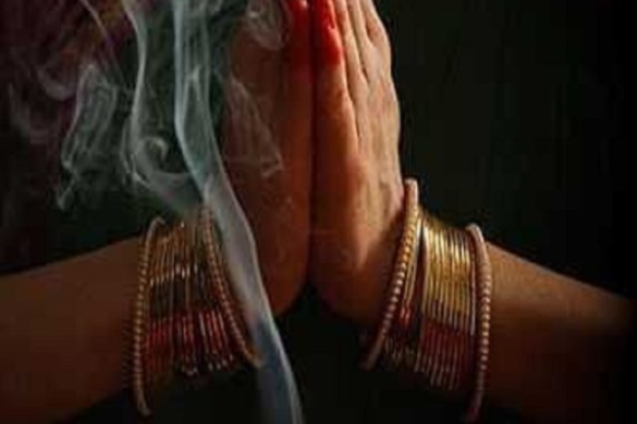 घर से नेगेटिव एनर्जी हटाने के आसान और असरदार धार्मिक तरीके