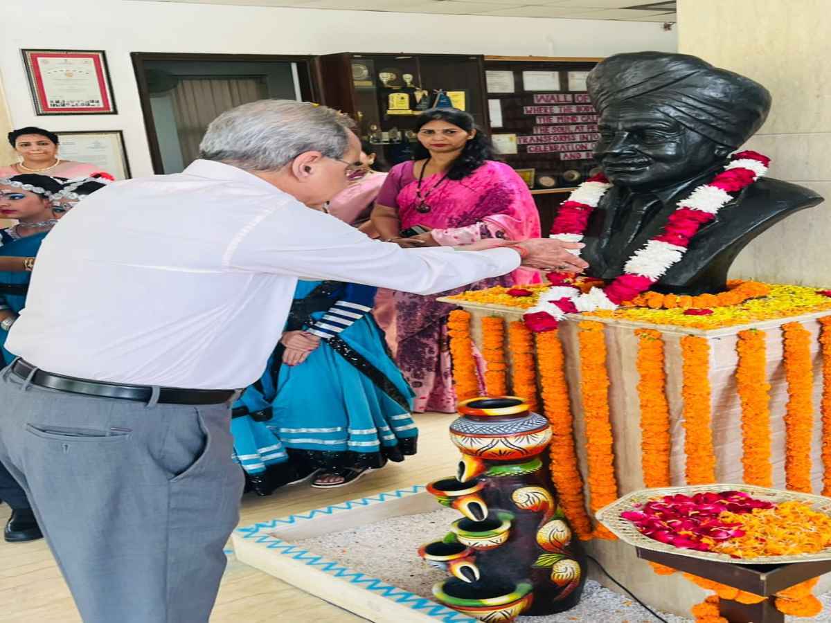 Dr MKK Arya Model School