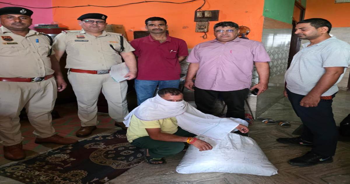 एक दिवसीय ऑपरेशन आक्रमण के तहत HSNCB करनाल यूनिट की बड़ी कार्रवाई, काबड़ी गांव में परचून की दुकान से 12.716 किलो गांजा बरामद, आरोपी गिरफ्तार