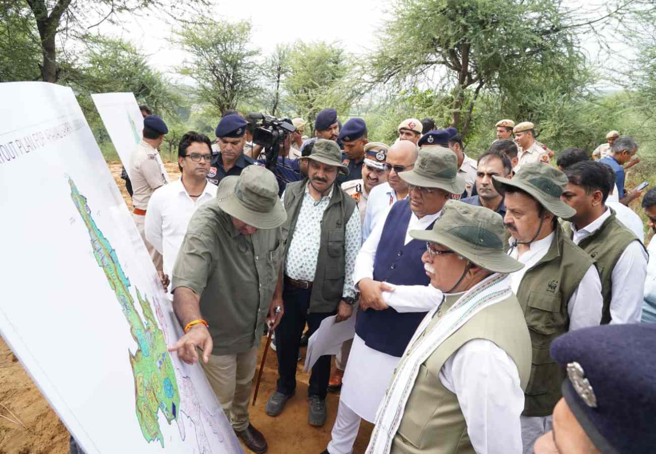 गुरुग्राम में पर्यटन का बड़ा केंद्र बनेगी ‘जंगल सफारी’, केंद्रीय मंत्री मनोहर लाल और भूपेंद्र यादव ने किया प्रस्तावित स्थल का निरीक्षण, बोले -केंद्र की ओर से मिलेगी पूरी मदद