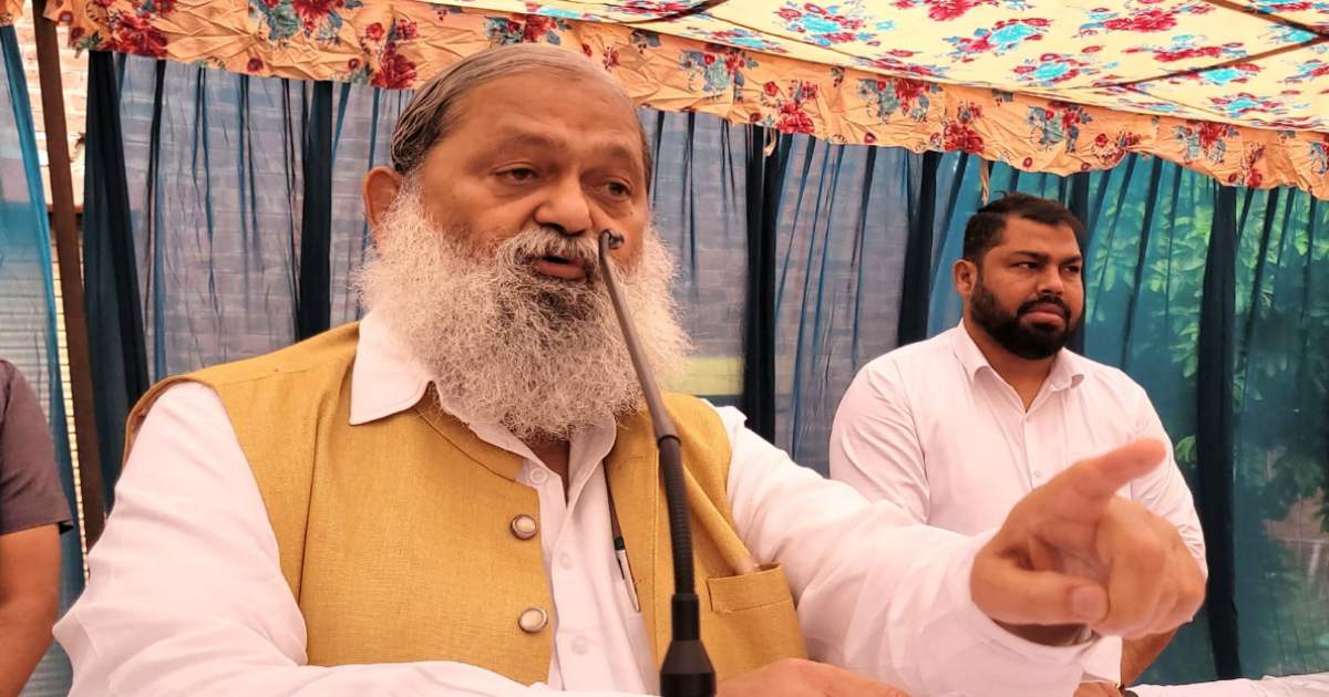 पीएम किसान उत्सव कार्यक्रम में मंत्री विज बोले – पीएम ने ‘वोकल फॉर लोकल’ का नारा दिया यानि हमें अपने देश में ही चीजों का निर्माण कर उपयोग करना, इससे रोजगार बढ़ेगा