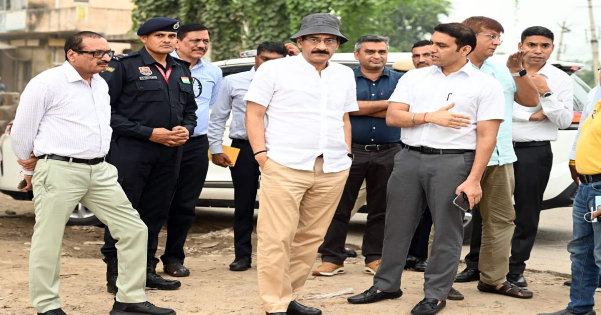 गुरुग्राम में नागरिकों की समस्याओं के समाधान के लिए एक्शन में हरियाणा सरकार, सीएम के मुख्य प्रधान सचिव राजेश खुल्लर बीते पांच दिनों से गुरुग्राम कर रहे बैठकें