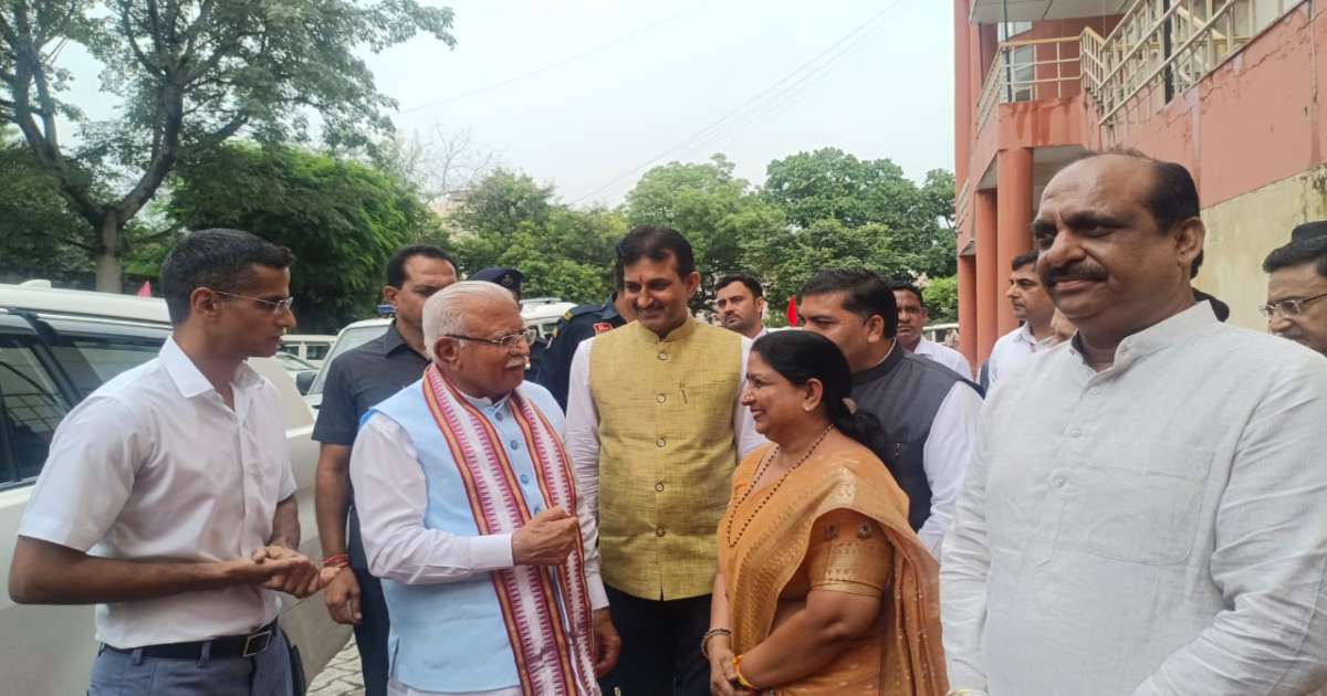 मनीषा मौत मामले केंद्रीय मंत्री मनोहर बोले- यह एक दुखद घटना और बड़ी घटना, विपक्ष इस पर कर रहा राजनीति, मुहावरे के जरिए विपक्ष को बताया चोर