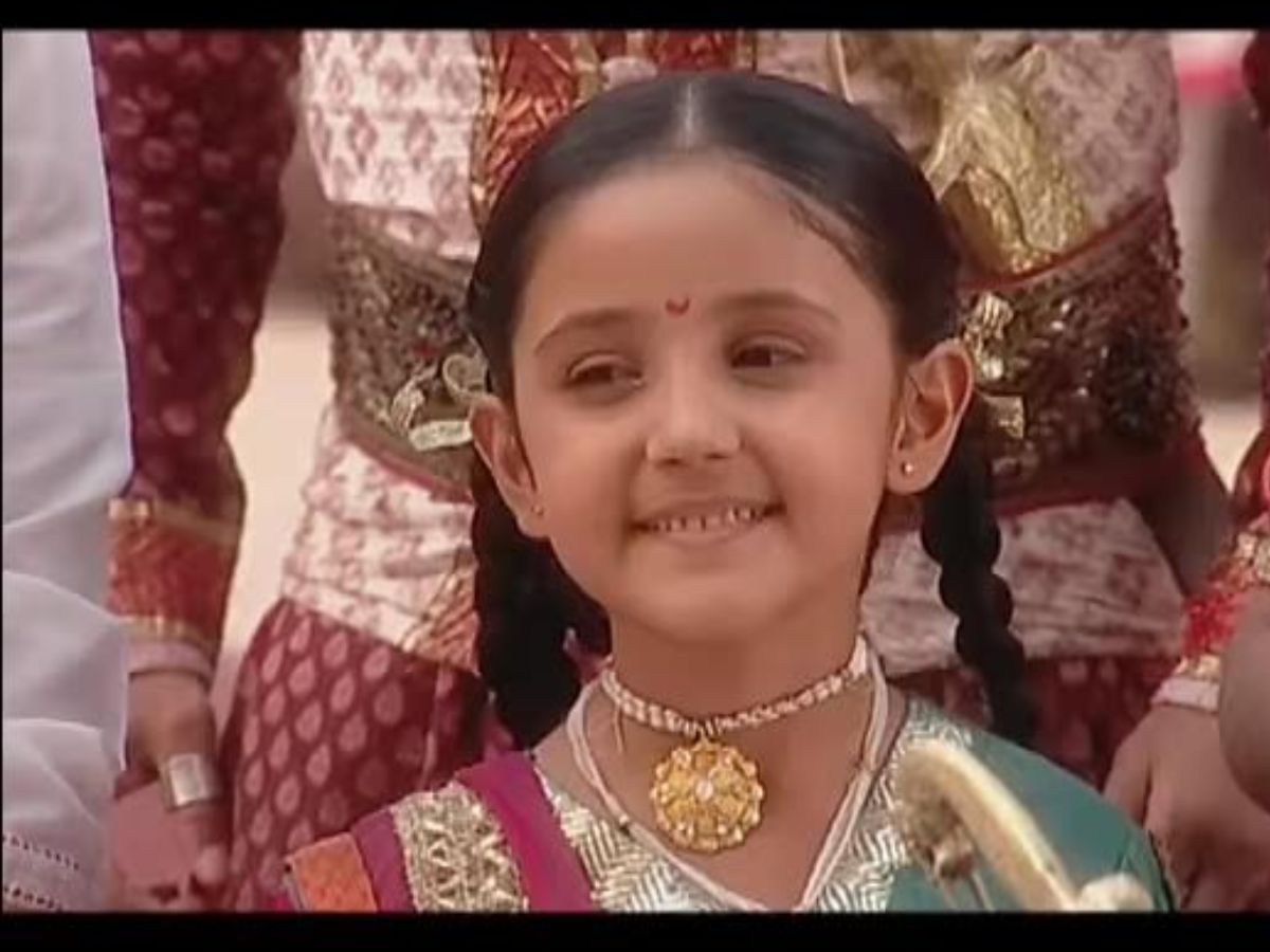 बाल कलाकार से लेकर डिजिटल स्टार तक का सफ़र तह करने वाली Ashnoor Kaur ना सिर्फ़ चमकी बड़े बड़े पर्दे पर बल्कि बनी फ़ैंस फेवरेट भी - Gallery Image