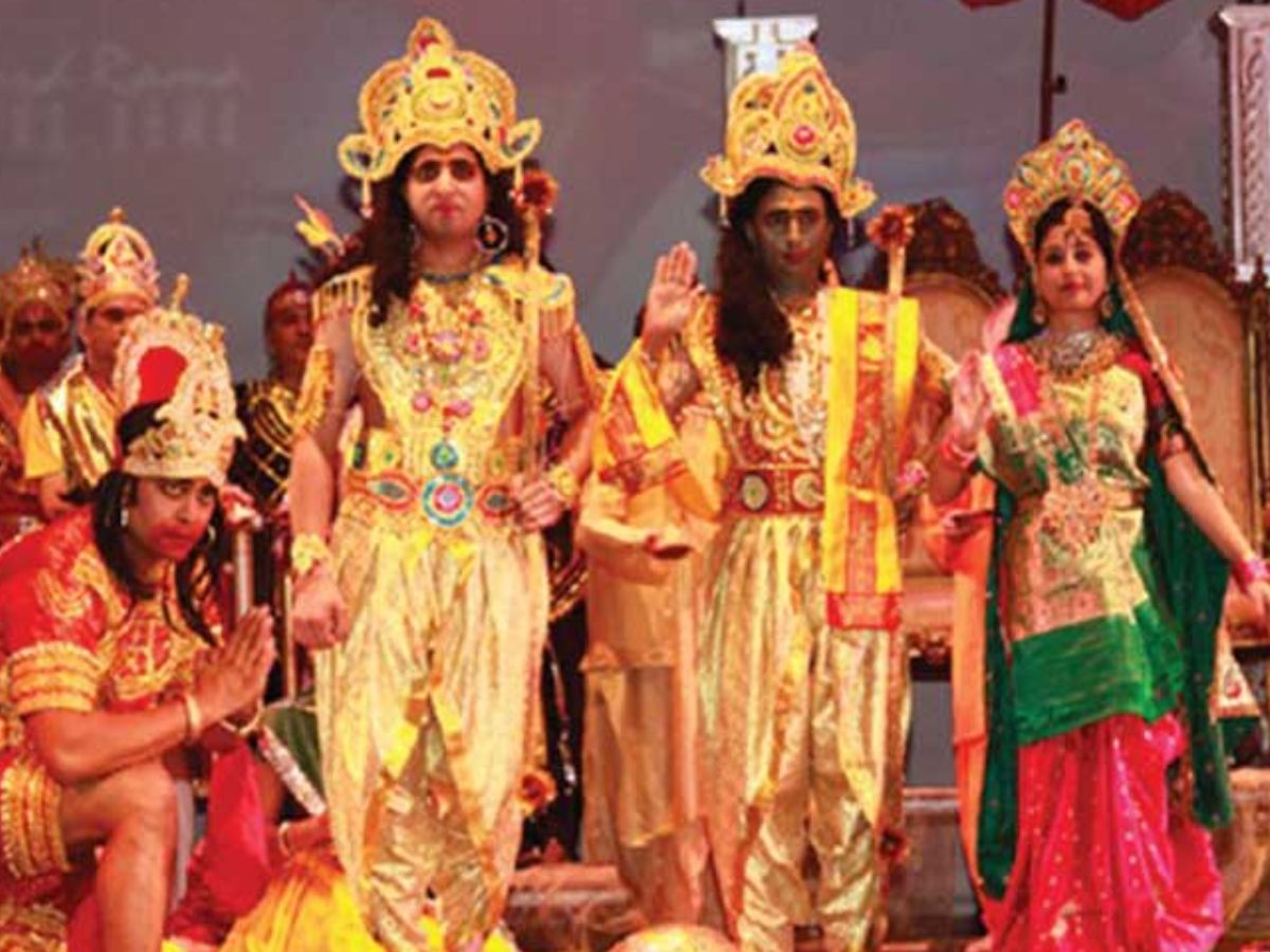 Dussehra 2025: रामलीला और रावण दहन देखने के लिए अपने बच्चों के साथ जाए इन जगहों पर - Gallery Image