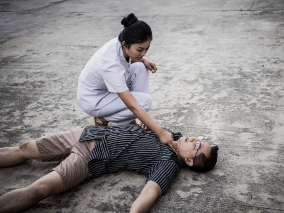 Word Heart Day: अपने हार्ट को रखें हेल्थी और टेंशन को करे छूमंतर इन आसान योगासन के साथ - Gallery Image