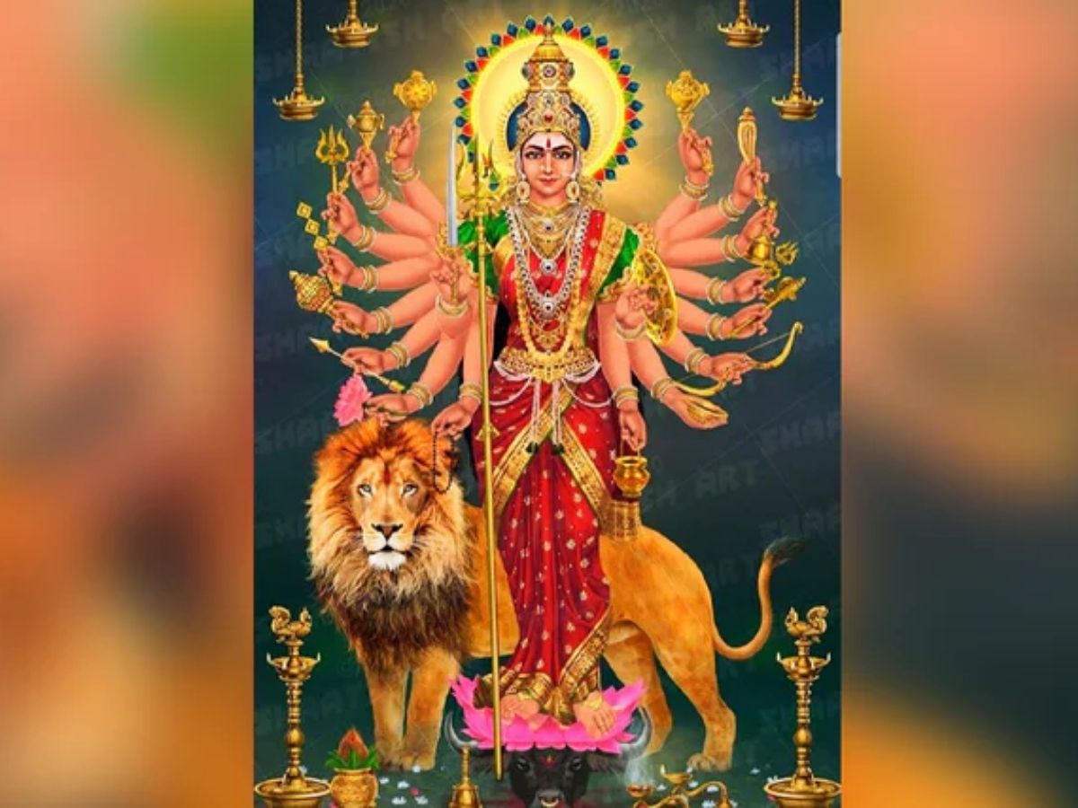 Navratri 2025: इस नवरात्रि मां के इस मंदिर के दर्शन करना ना भूले, जहाँ सिर्फ़ आलता चढ़ान से बरसती है संपत्ति - Gallery Image