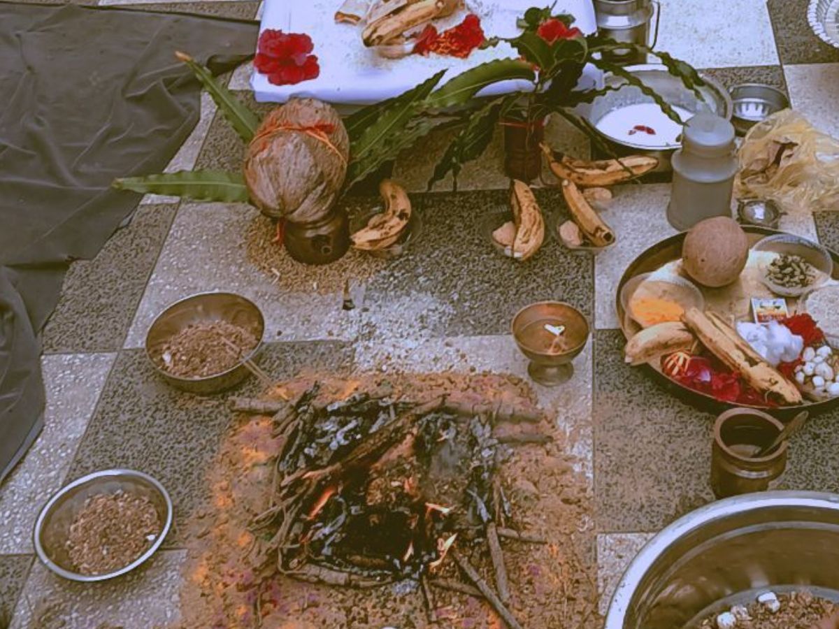 Navami Date 2025: हवन और कन्या पूजन का जाने शुभ मुहूर्त और करे ये धार्मिक काम मिलेगा माँ का आशीर्वाद - Gallery Image