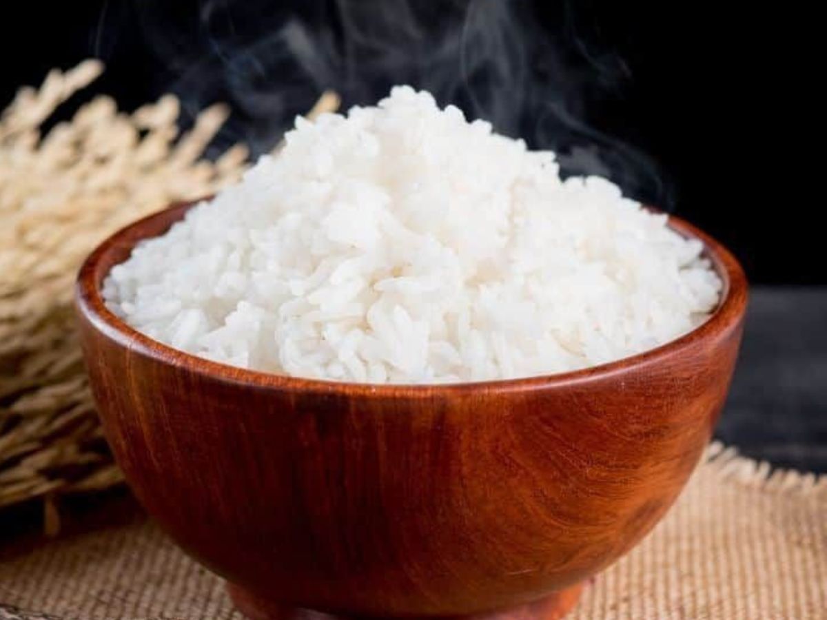 रात में खानी चाहिए रोटी या चावल? जानिए आपके पाचन और नींद के लिए क्या है बेहतर? - Gallery Image