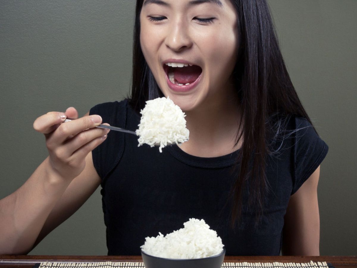 रात में खानी चाहिए रोटी या चावल? जानिए आपके पाचन और नींद के लिए क्या है बेहतर? - Gallery Image