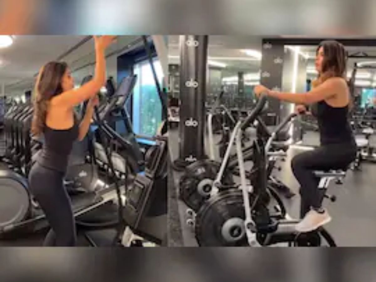 48 साल की उम्र में भी ऐसी दिखती है Mallika Sherawat जानिए क्या है उनका मंत्रा - Gallery Image