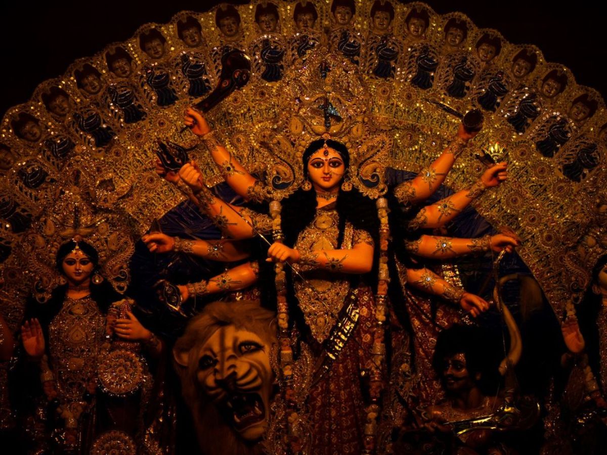 Shardiya Navratri 2025: जानिए कब मनाई जाएगी दुर्गा अष्टमी और महानवमी? साथ ही कन्या पूजा करने की क्या है सही विधि? - Gallery Image