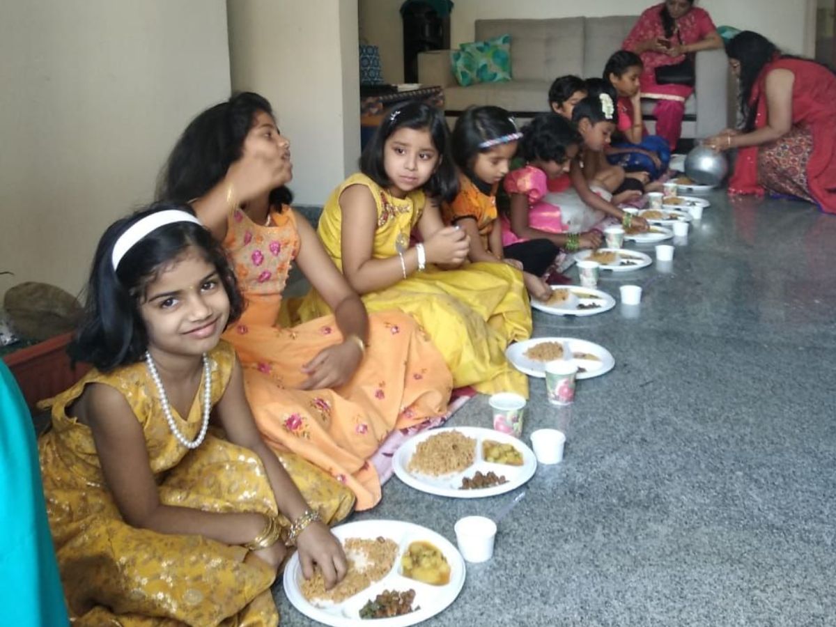 Navami Date 2025: हवन और कन्या पूजन का जाने शुभ मुहूर्त और करे ये धार्मिक काम मिलेगा माँ का आशीर्वाद - Gallery Image