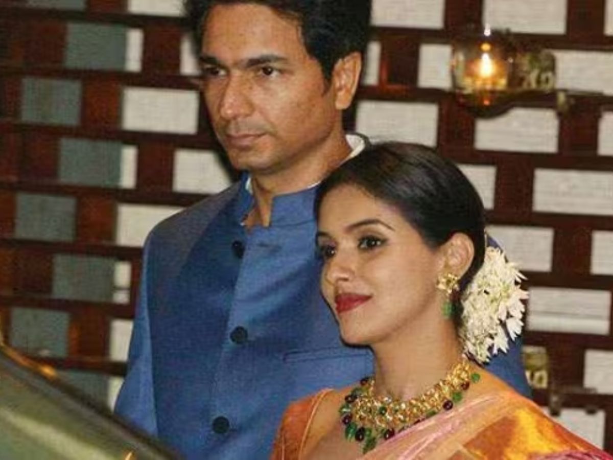 सिल्वर स्क्रीन की ये खूबसूरत हसीनाएं बनीं मिलियनेयर बिजनसमैन की जीवनसंगिनी और रियल-लाइफ़ क्वीन - Gallery Image