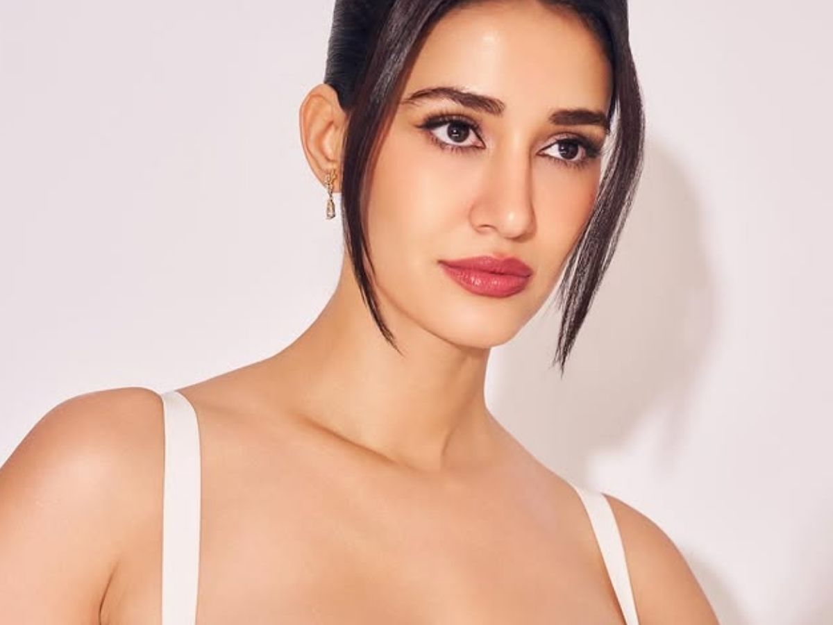 बॉलीवुड हसीना ने दिए ऐसे-ऐसे Sexy पोज, तस्वीरें देख मर्दों के मुंह से टपक पड़ी लार! - Gallery Image