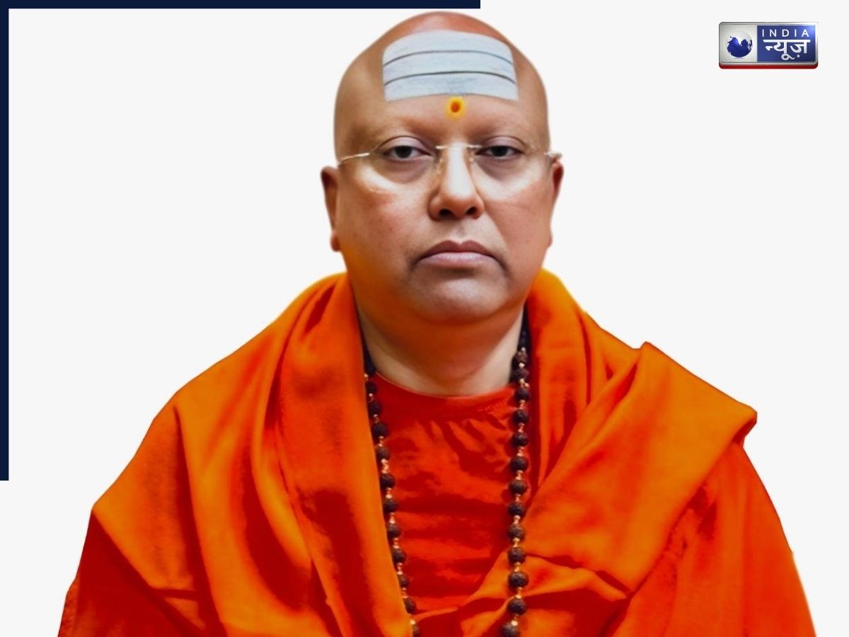 मुश्किल में आश्रम का ‘बाबा’ लगा 17 छात्राओं से ‘गंदी बात’ करने का आरोप; दिल्ली से आगरा तक मचा हड़कंप