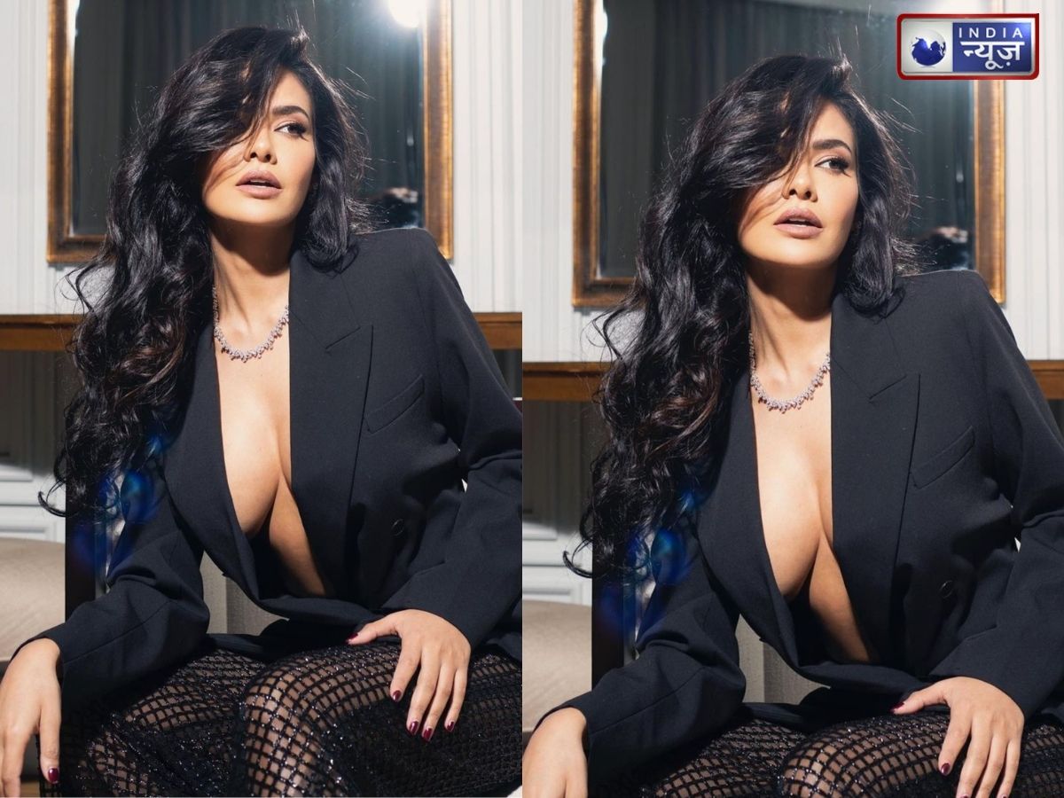 Esha Gupta की तस्वीरों ने बढ़ाया इंटरनेट का पारा,  Sexy-Bold इन तस्वीरों पर आया फैन्स का दिल - Gallery Image