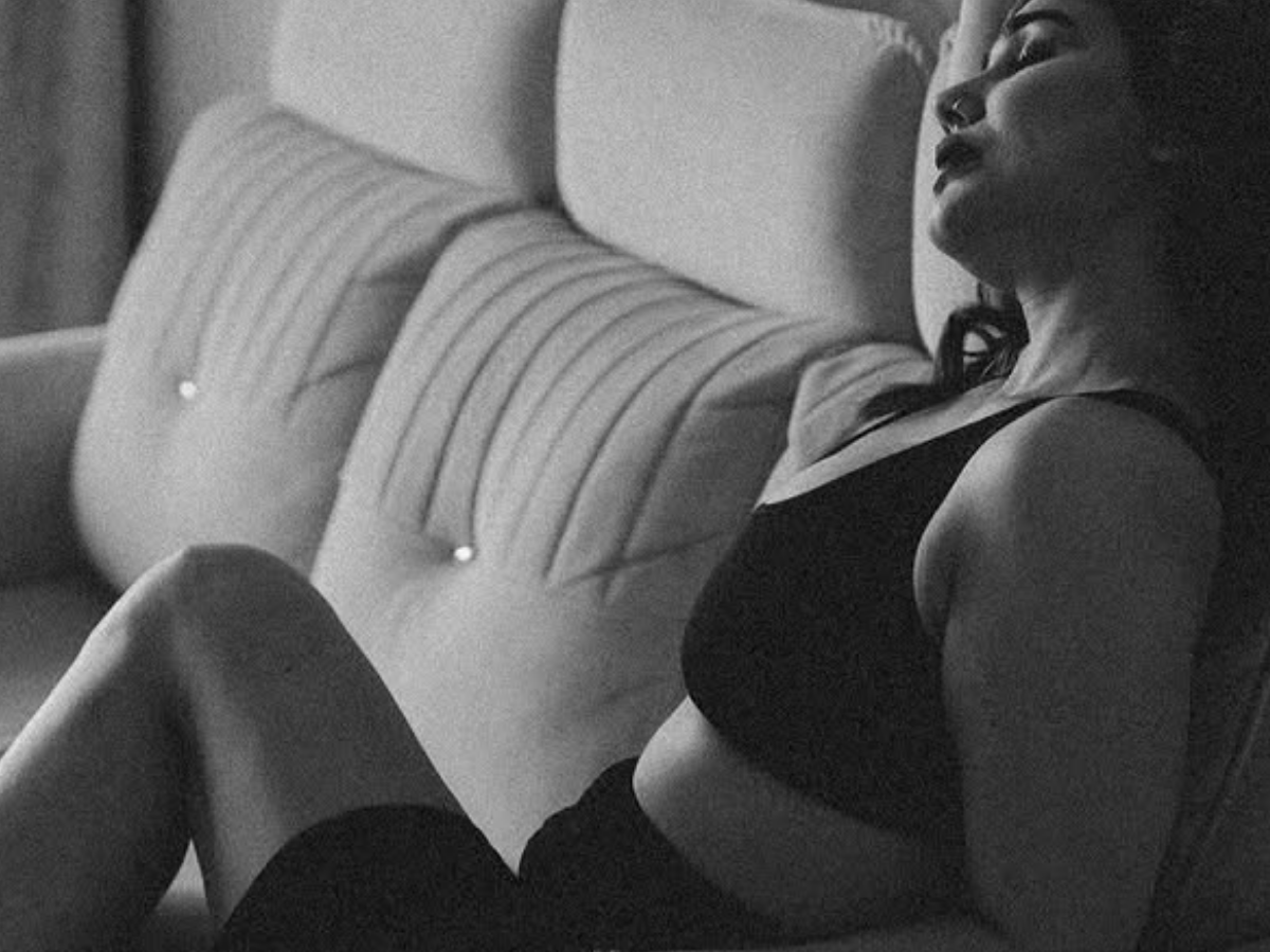 Kangana Sharma ने पार की शर्म की सारी हदें, कपड़े उतार मखमली बदन दिखाने में नहीं छोड़ी कोई कसर - Gallery Image