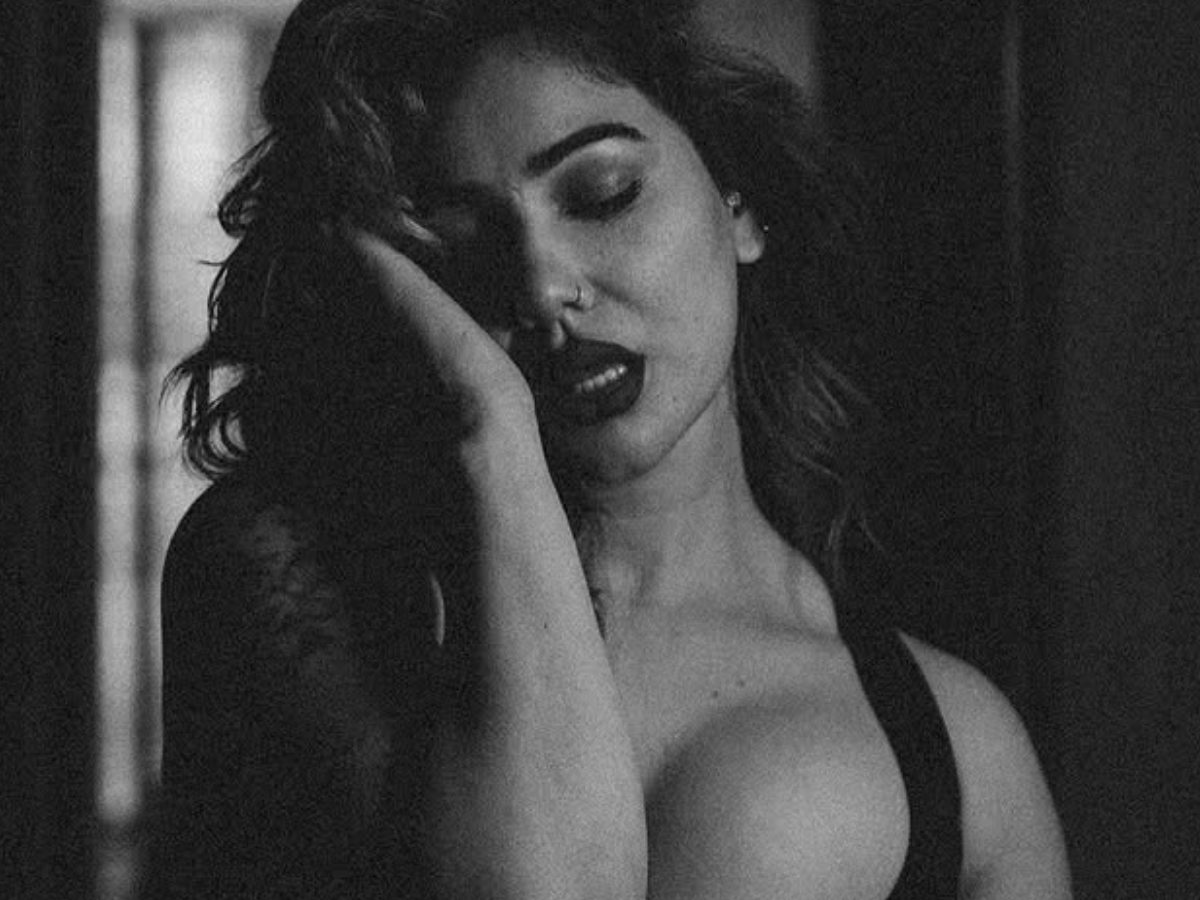 Kangana Sharma ने पार की शर्म की सारी हदें, कपड़े उतार मखमली बदन दिखाने में नहीं छोड़ी कोई कसर - Gallery Image