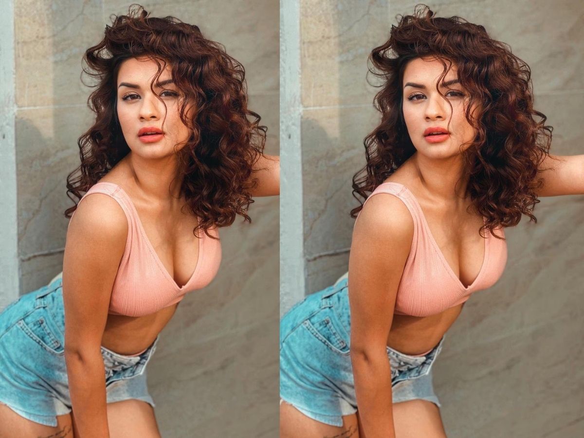 Avneet Kaur की  सेक्सी तस्वीरों ने बढ़ाई मर्दों के दिलों की धड़कन, ब्लैक बिकिनी में एक्ट्रेस को देख आ गया मुंह में पानी! - Gallery Image