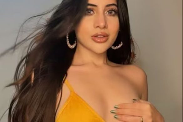 बोल्डनेस में Urfi Javed की माँ हैं ये हसीनाएं, हॉट तस्वीरें देख स्क्रीन पर लग जाएगी आग!