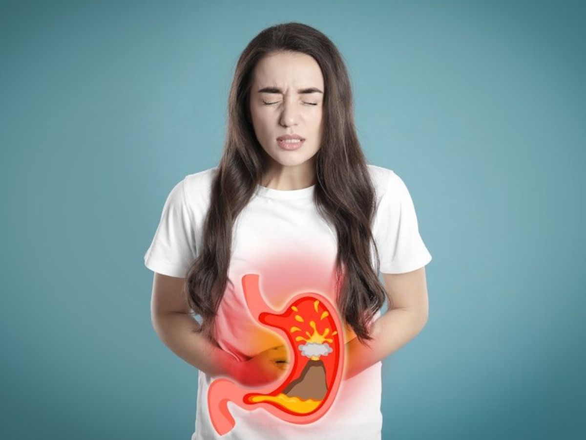 ब्रश के तुरंत बाद चाय कर सकती है आपके दांतो की उम्र कम, जानें क्यों है हानिकारक? - Gallery Image