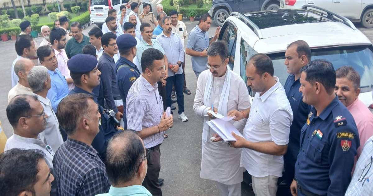 विधानसभा अध्यक्ष हरविंद्र कल्याण ने सुनी जन समस्याएं, अधिकारियों को दिए निर्देश