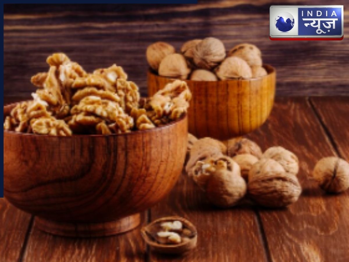 Right Time of Eating Walnut - Photo Gallery