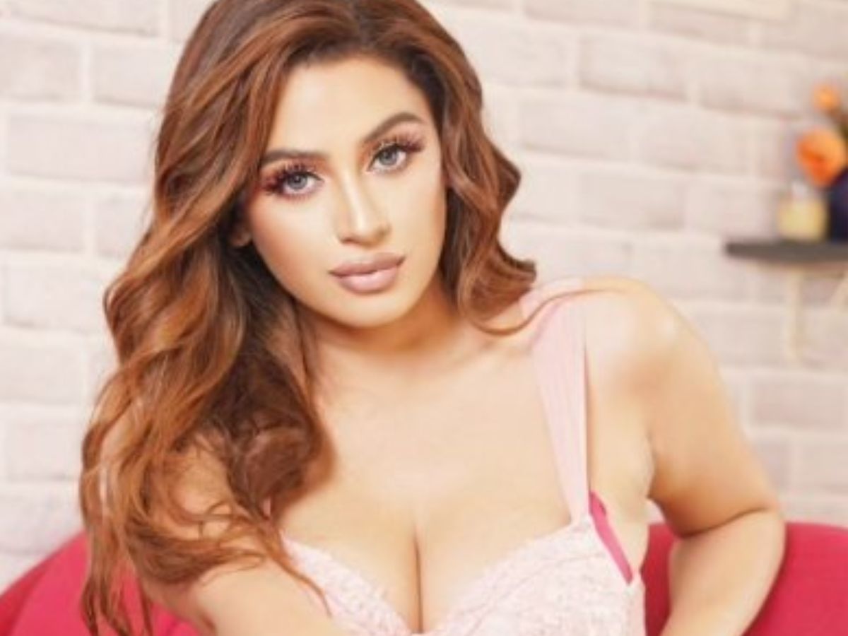 Kenisha Awasthis pink nude look that will make fans hearts flutter - Photo Gallery