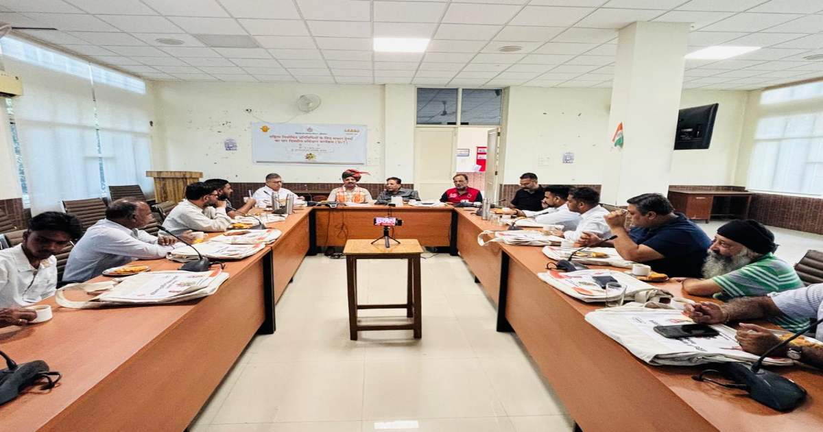 ग्रामीण विकास संस्थान में मीडिया-संवाद, निदेशक डॉ. वीरेंद्र सिंह चौहान बोले – पत्रकार केवल सवाल ही न करें बल्कि उनके समाधान भी पेश करें