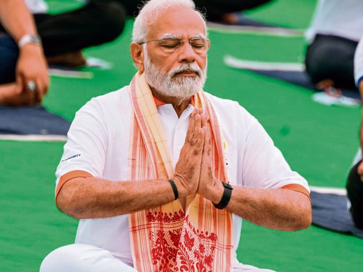 Narendra Modi yoga poses Narendra Modi yoga poses