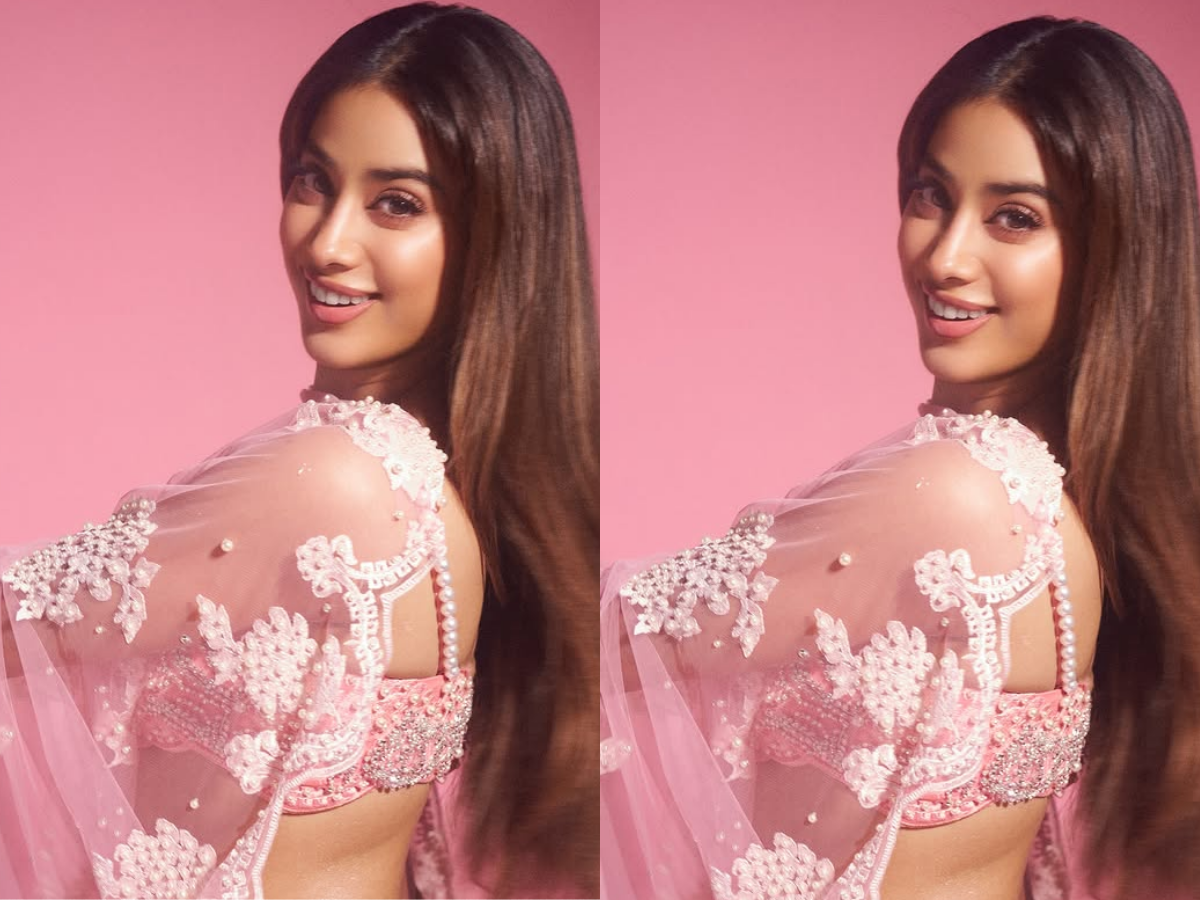 किसी परी से कम नहीं लग रही ‘तुलसी कुमारी’, Janhvi Kapoor ने देसी अवतार में फैन्स को किया घायल, देखें तस्वीरें - Gallery Image