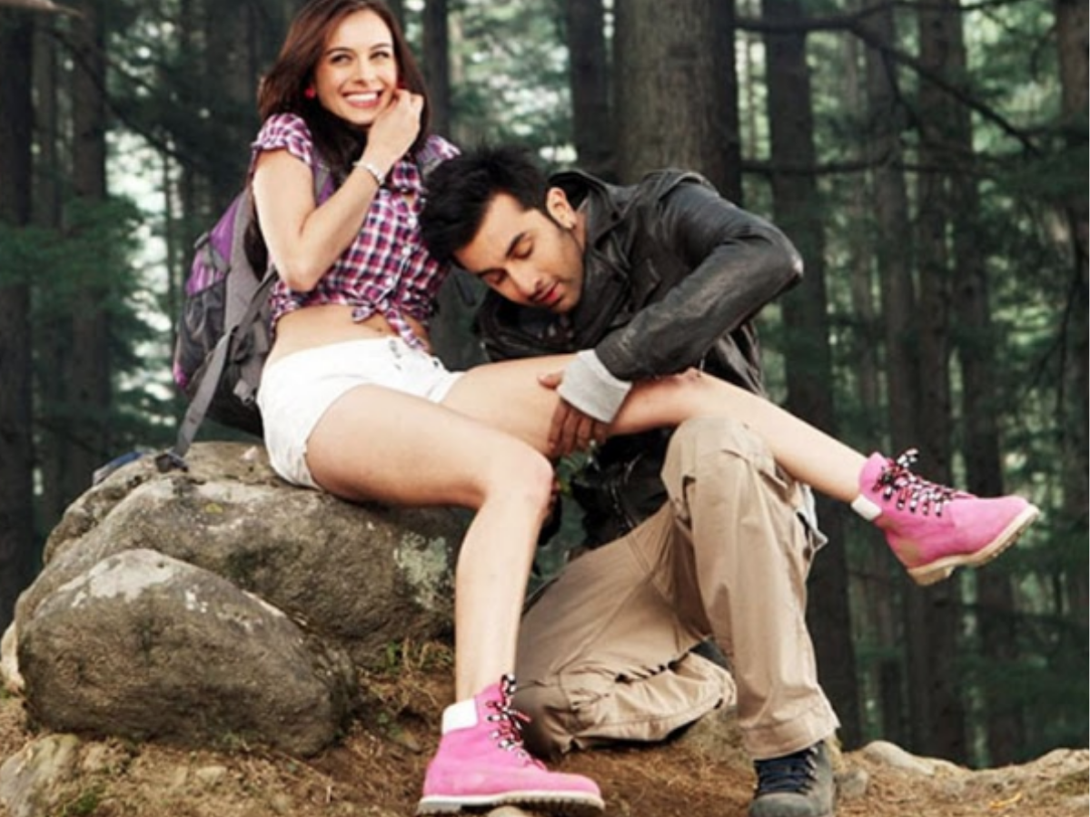 किसी ने काटे होंठ तो किसी को…Kissing Scene करते वक्त बेकाबू हो गए ये सितारे, पार हो गई थी सारी हदें - Gallery Image