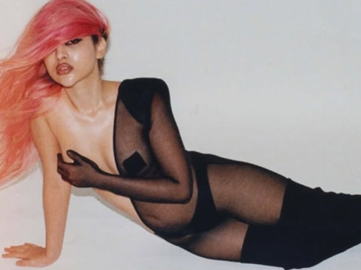 Urfi looks hot and daring in a black sheercut dress - Photo Gallery