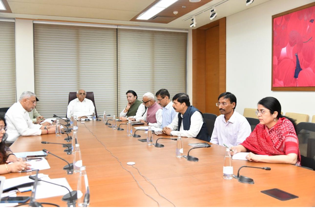 મુખ્યમંત્રી ભૂપેન્દ્રભાઈ પટેલે NextGenGSTReforms અને VocalForLocal અભિયાન અંગે ઉદ્યોગકારો સાથે વિડીયો કોન્ફરન્સ યોજી