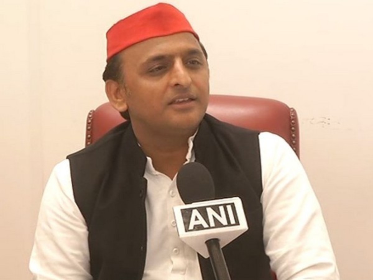 Diwali 2025: Akhilesh Yadav ने दिवाली पर दिया ऐसा बयान, मच गया बवाल, ‘क्यों दीयों और मोमबत्ती पर…’
