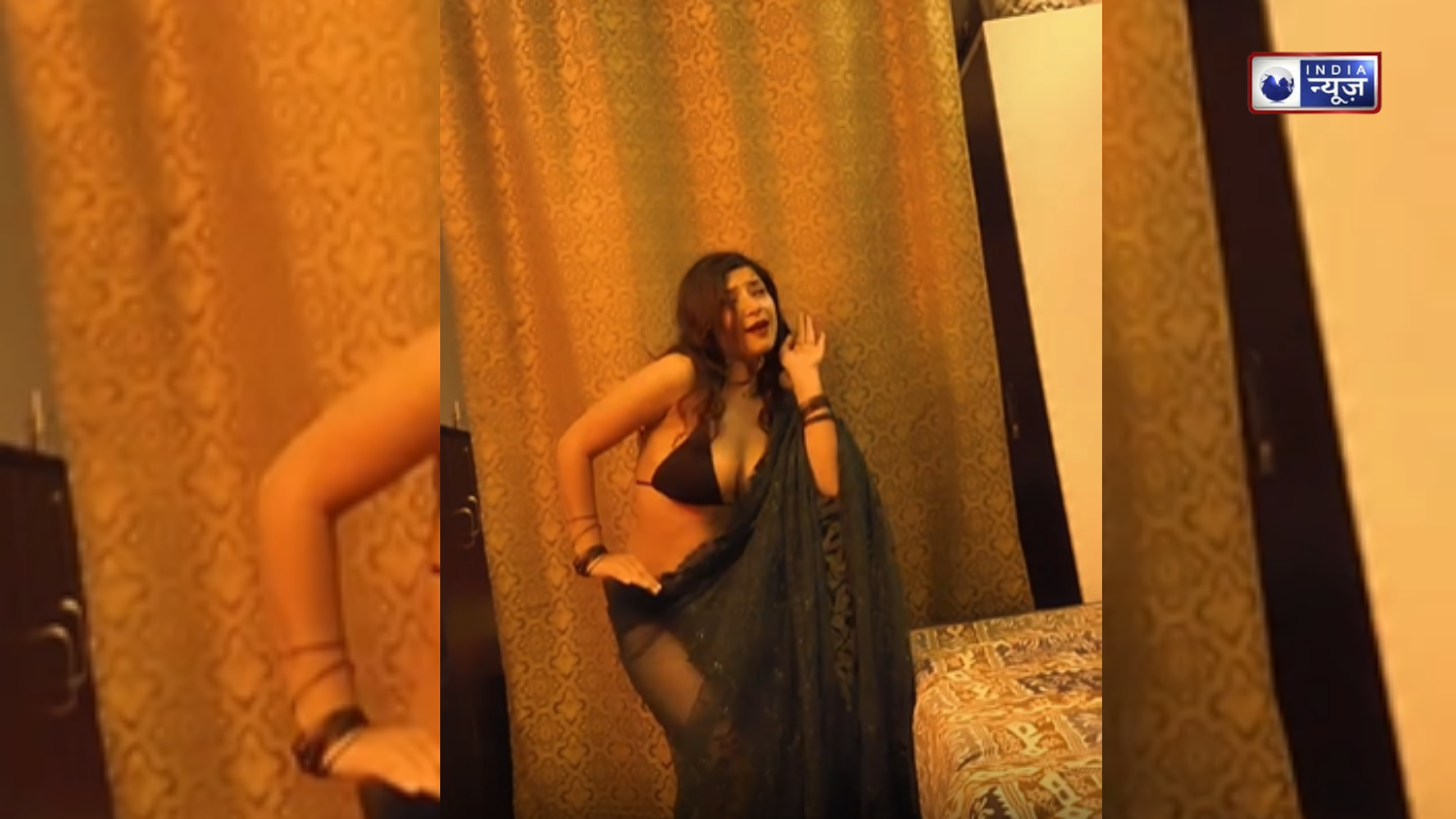 Desi bhabhi hot video: ‘परदेसिया’ गाने पर भाभी ने बेडरूम में किया डांस, लोग बोले-दिल मांगे मोर…