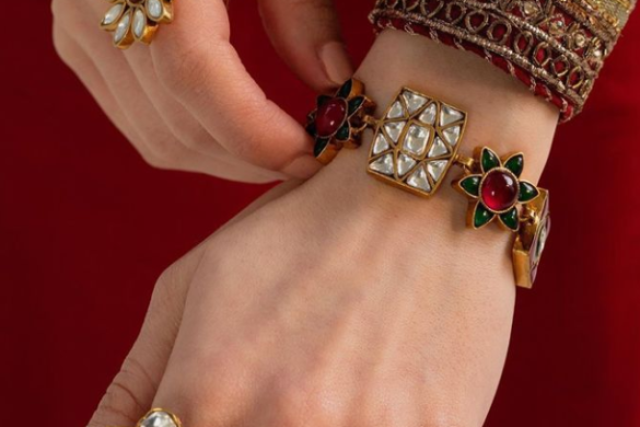 हर लड़की के पास होने चाहिए ये 8 ट्रेंडी ज्वेलरी पीस