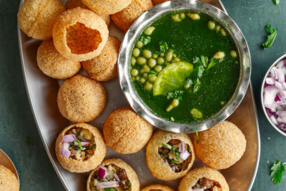 ये 8 भारतीय स्ट्रीट फूड्स आपके दिल को बना देंगे फूड लवर!