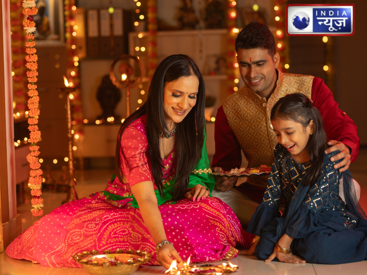 Diwali 2025: मां लक्ष्मी की कृपा पाने के लिए, दिवाली पर अपनाएं ये टिप्स