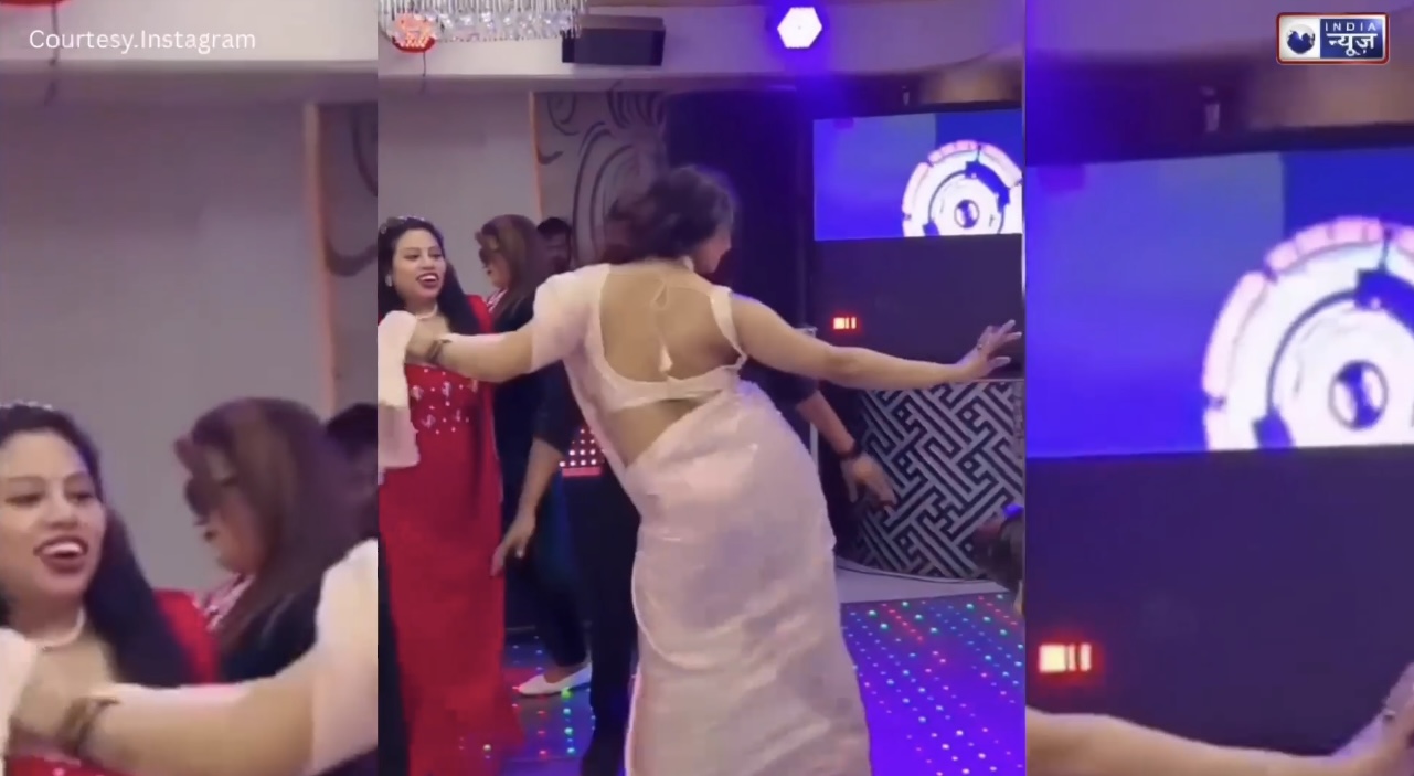 Sexy Bhabhi Devar Video : भाभी देवर की जोड़ी ने स्टेज पर लगाई ऐसी आग,10 लाख से ज्यादा बार देखा गया वीडियो…