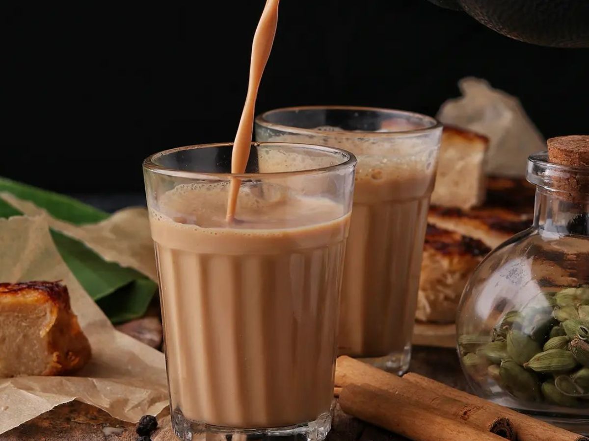 क्यों कहते हैं चाय है सबसे बेस्ट ड्रिंक? हर घूंट में छुपा है सेहत का खजाना - Gallery Image